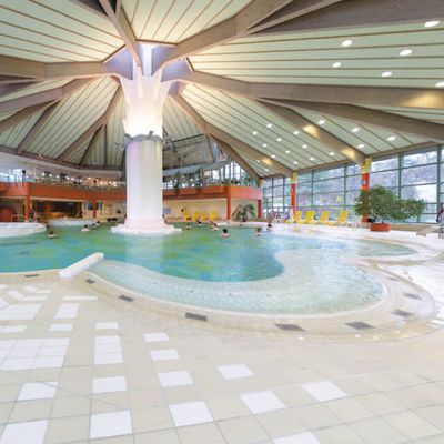 Badespaß für die ganze Familie mit Schwimmen, Toben, Baden und Relaxen - Soltau Therme.